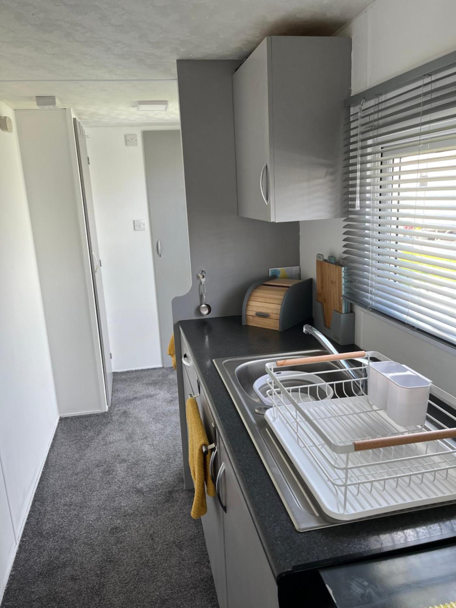 Sharons Lyons Lido Caravan 3 Bedrooms *