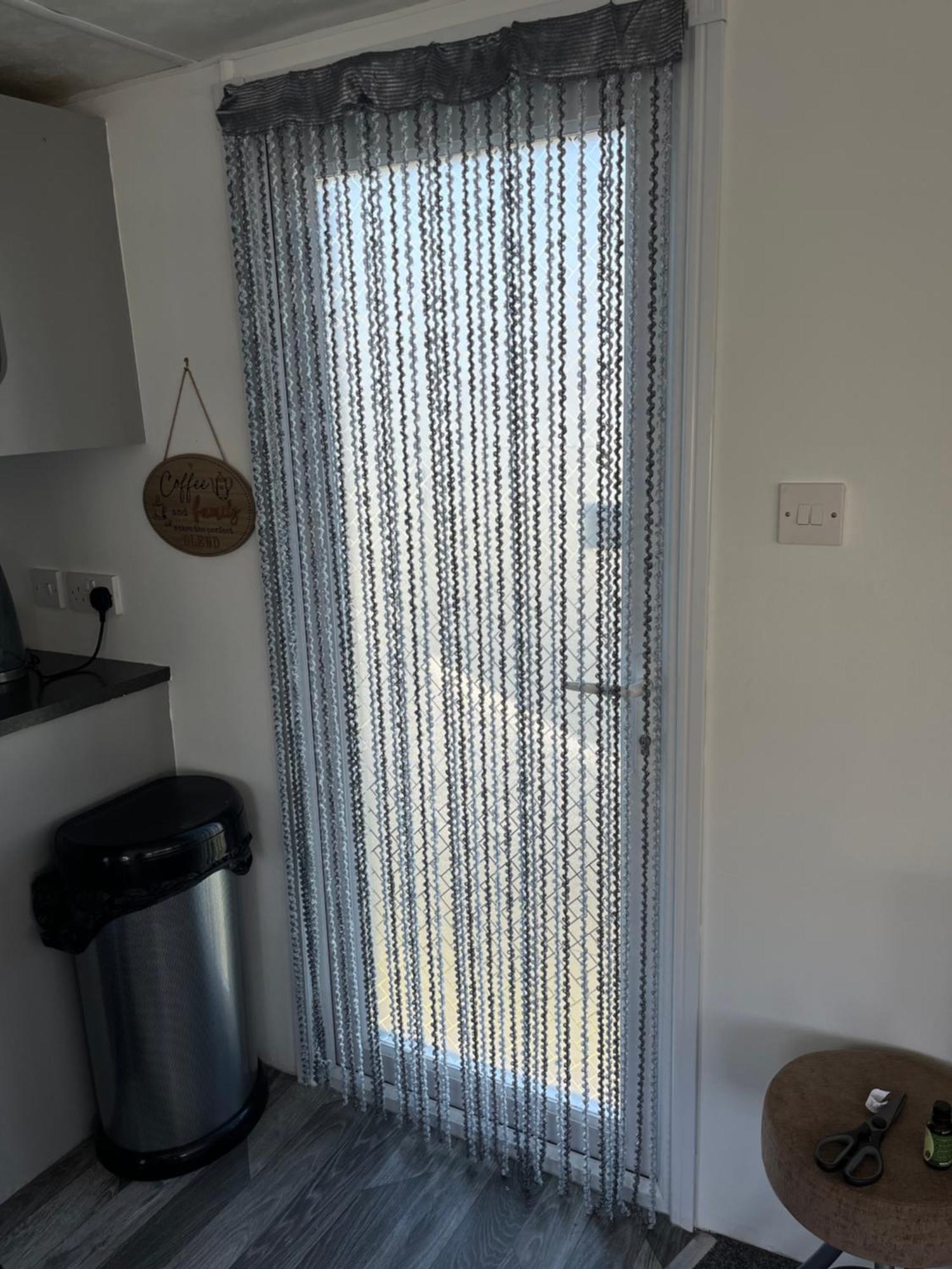 Sharons Lyons Lido Caravan 3 Bedrooms * Prestatyn