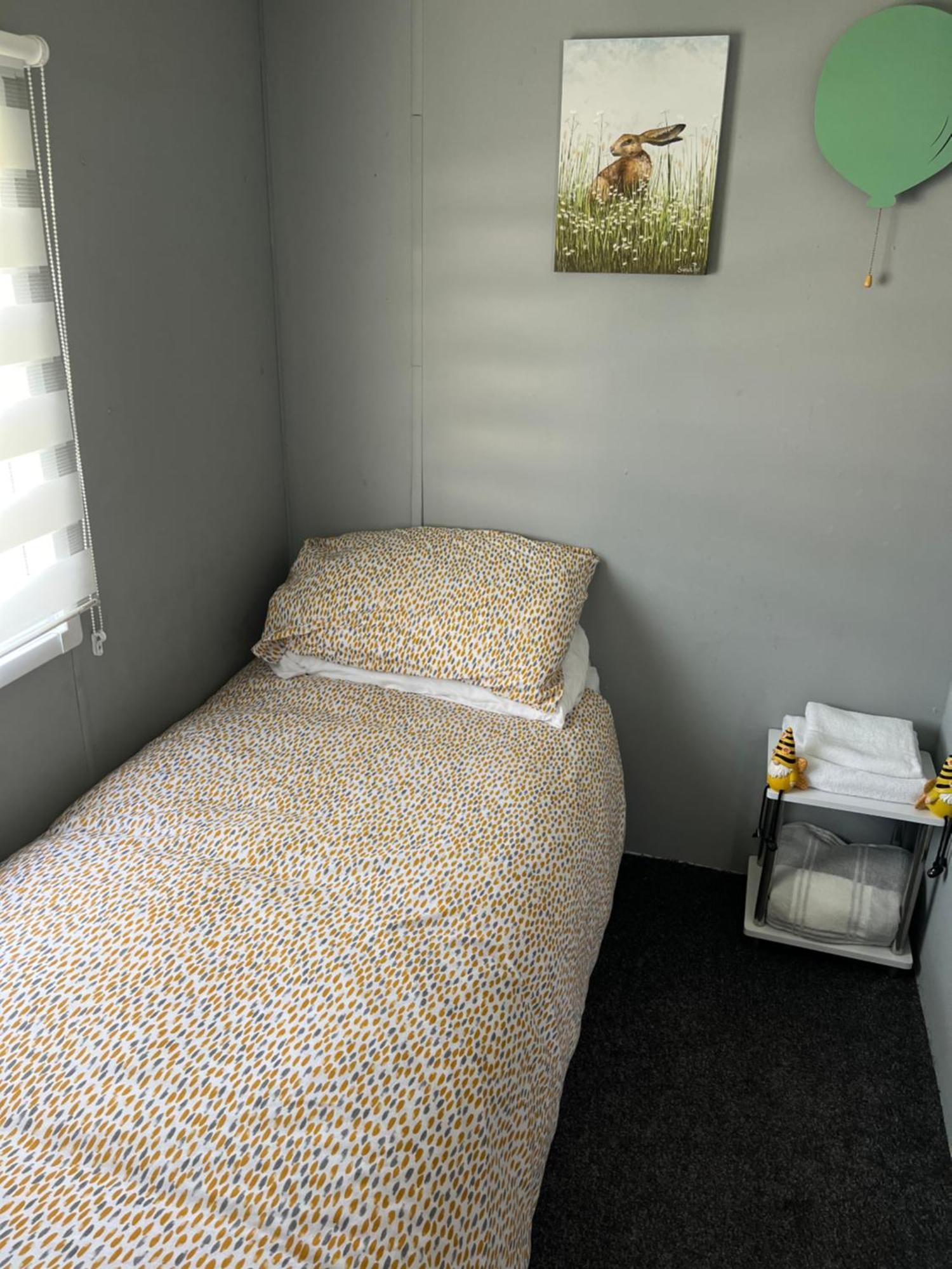 Sharons Lyons Lido Caravan 3 Bedrooms *