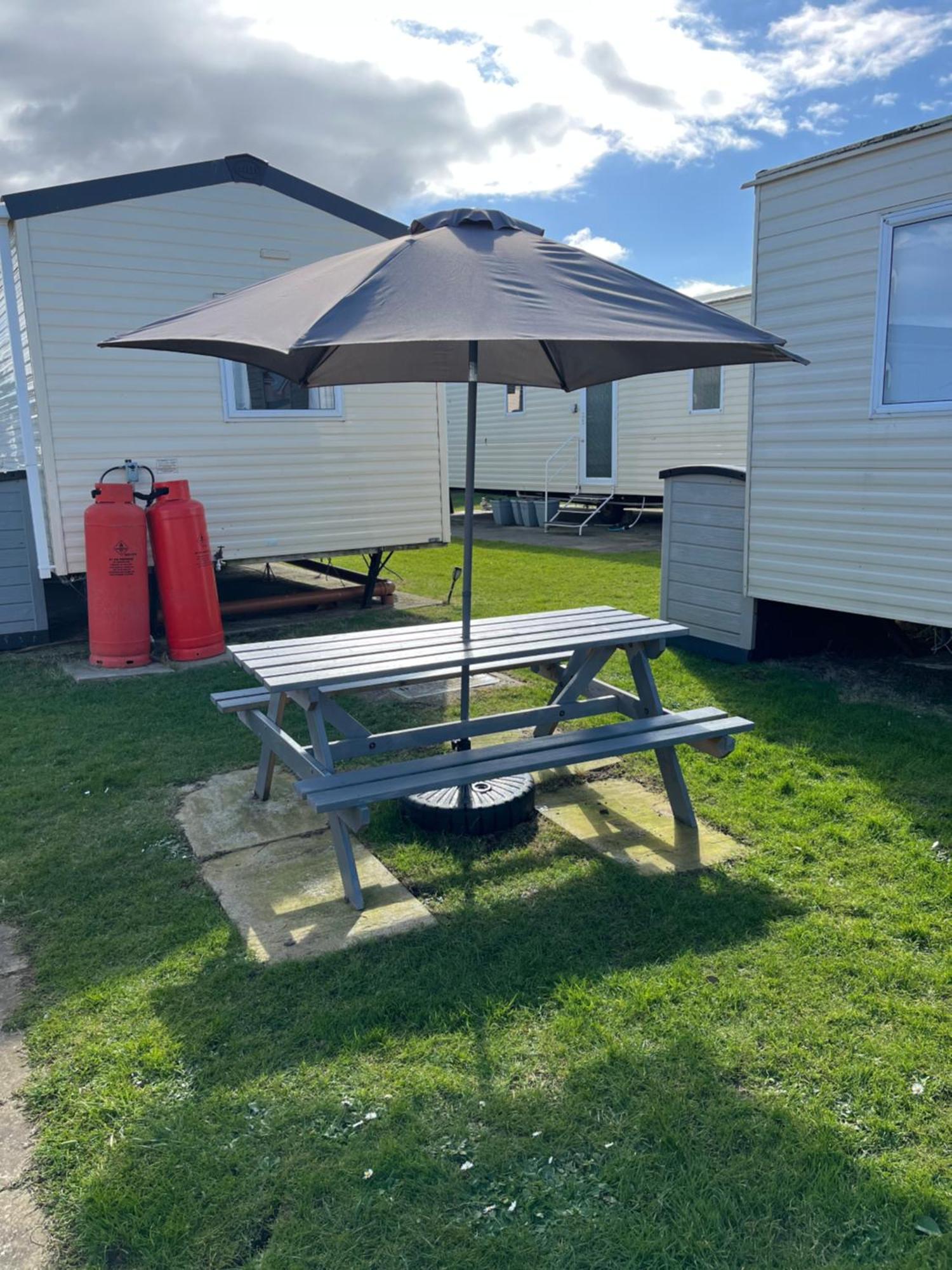 Apartment Sharons Lyons Lido Caravan 3 Bedrooms Prestatyn