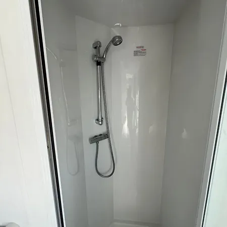 Sharons Lyons Lido Caravan 3 Bedrooms Prestatyn Exterior photo